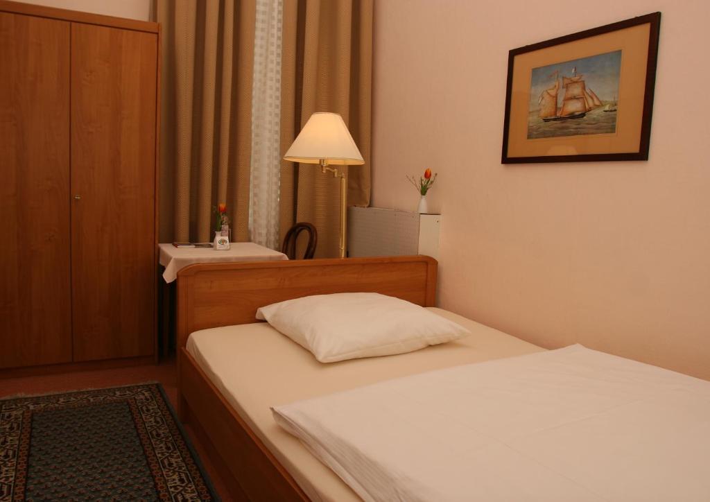 Hotel Pension Fasanenhaus Берлин Екстериор снимка