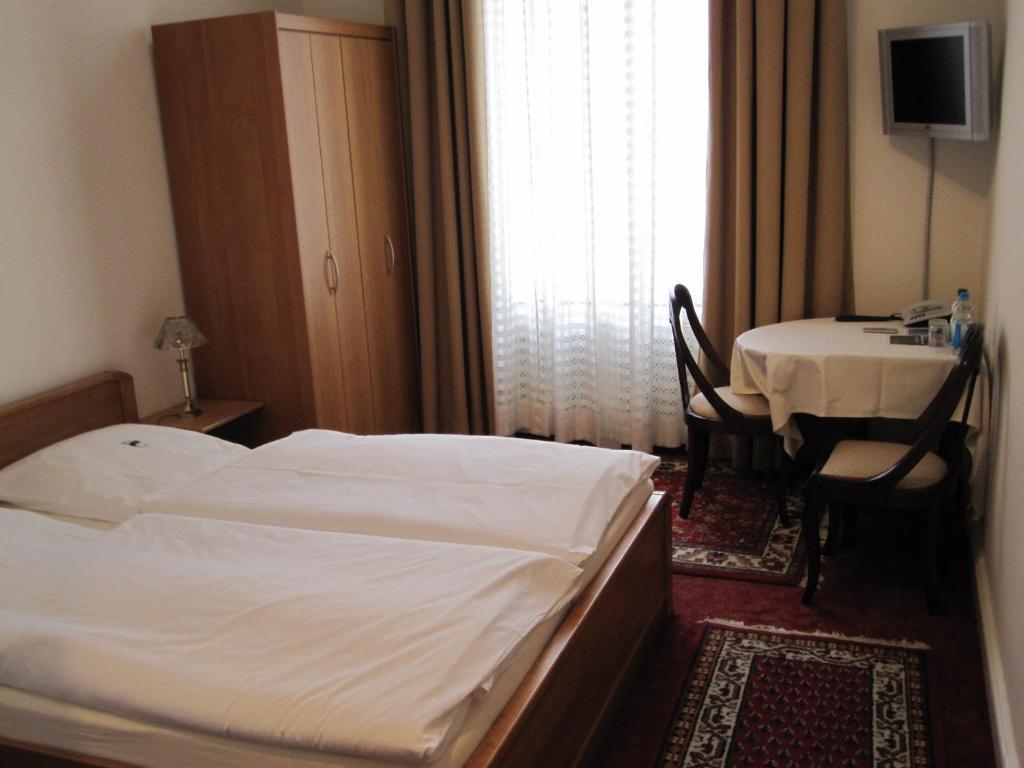 Hotel Pension Fasanenhaus Берлин Стая снимка