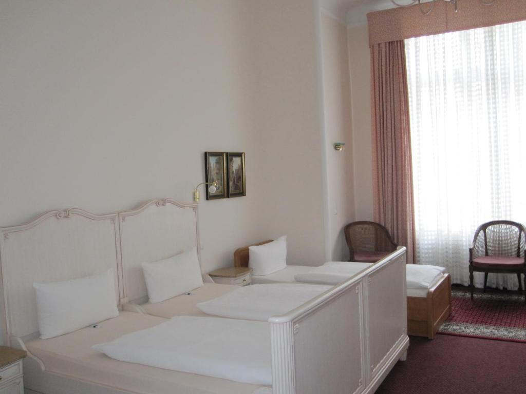 Hotel Pension Fasanenhaus Берлин Стая снимка