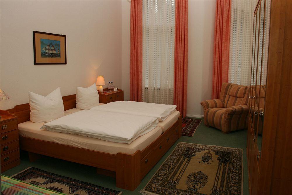 Hotel Pension Fasanenhaus Берлин Екстериор снимка