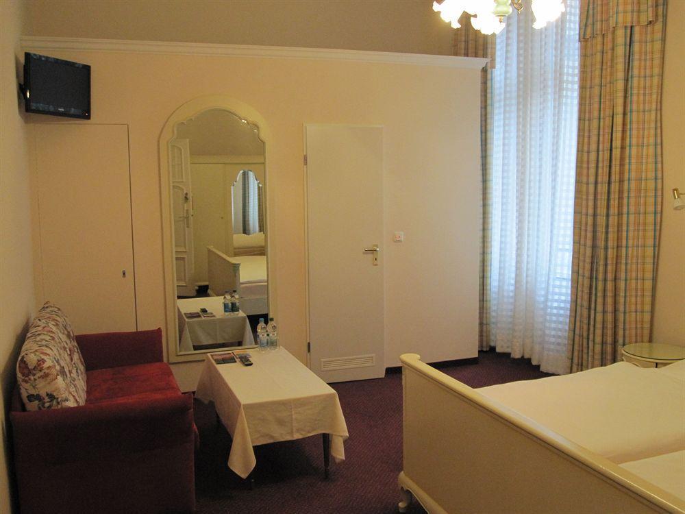 Hotel Pension Fasanenhaus Берлин Екстериор снимка