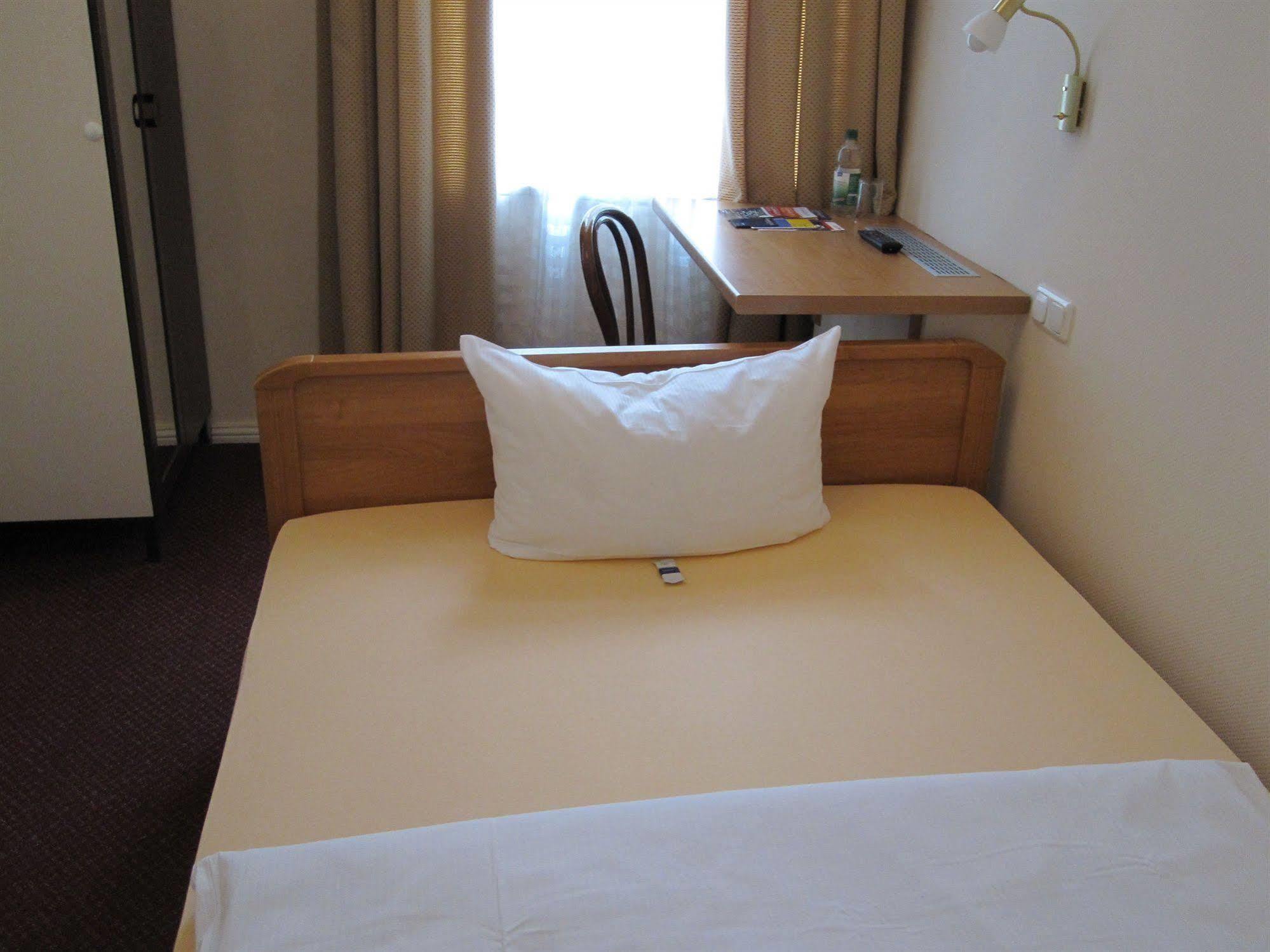 Hotel Pension Fasanenhaus Берлин Екстериор снимка