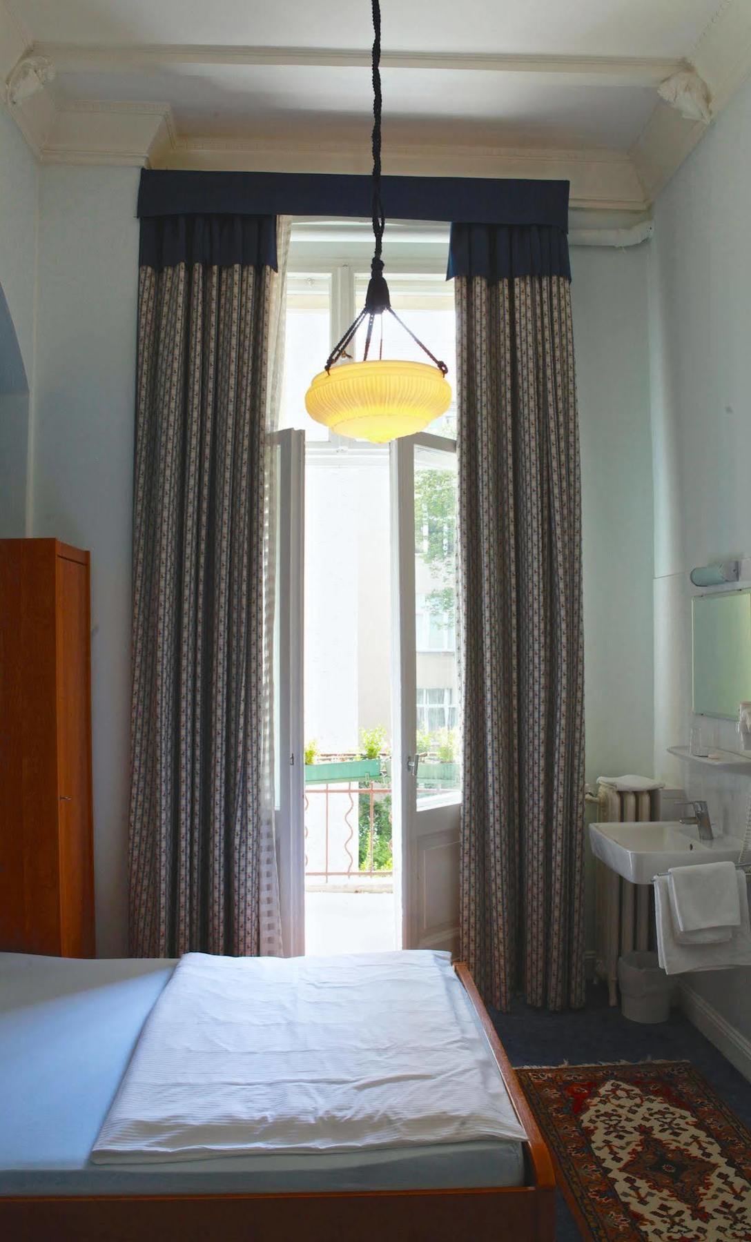 Hotel Pension Fasanenhaus Берлин Екстериор снимка