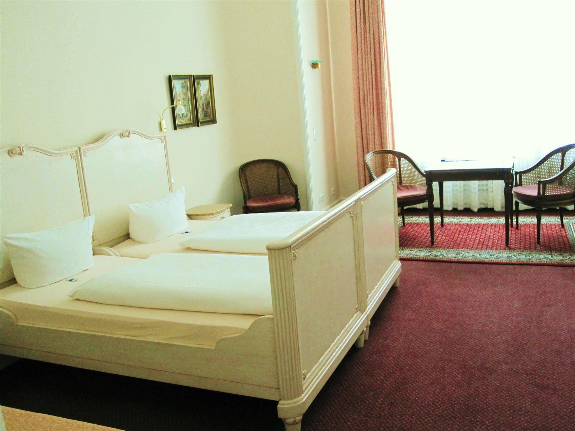 Hotel Pension Fasanenhaus Берлин Екстериор снимка