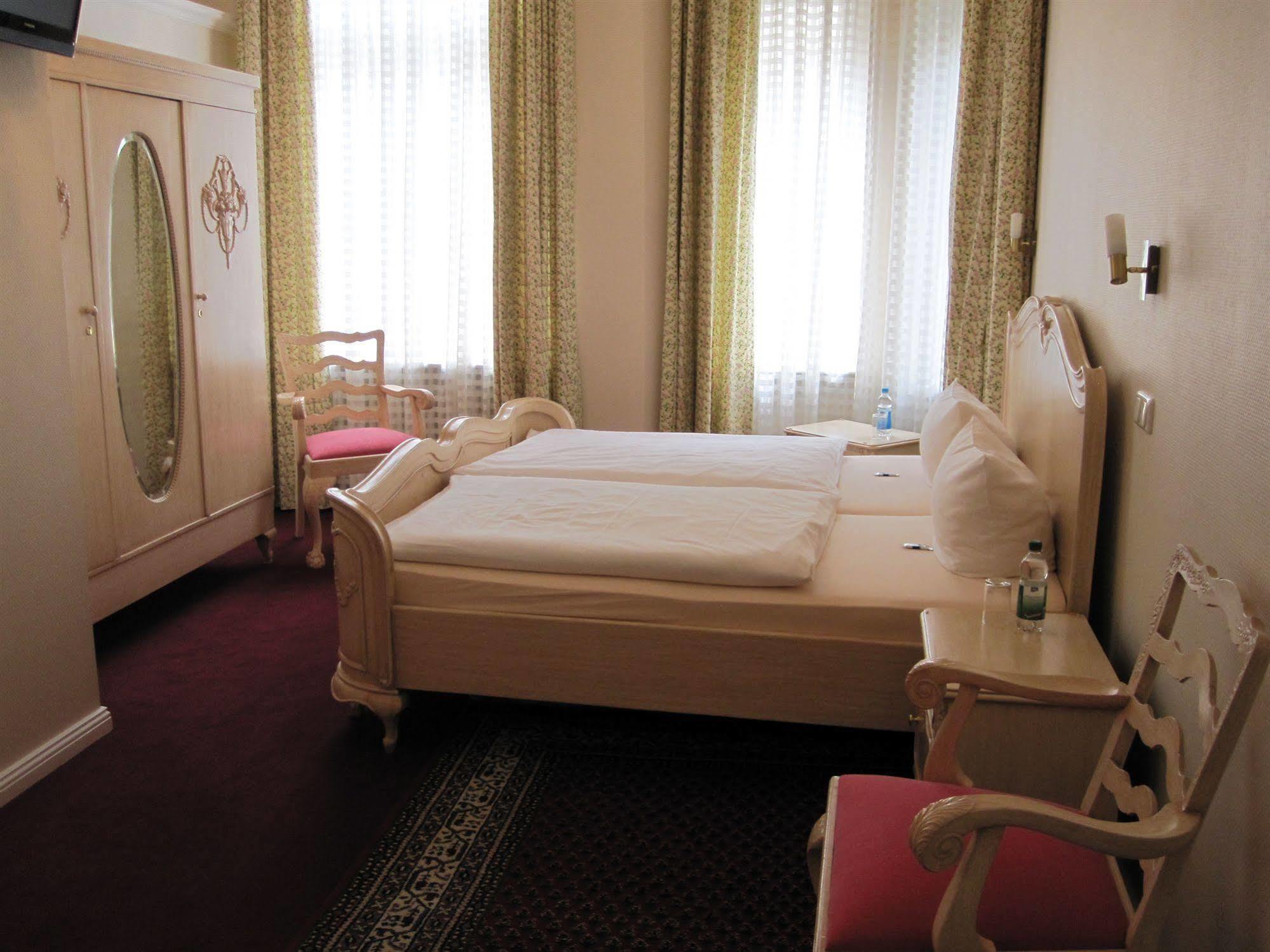 Hotel Pension Fasanenhaus Берлин Екстериор снимка